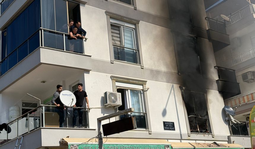 Antalya'da Yangın; Mahsur Kalanlar Kurtarıldı