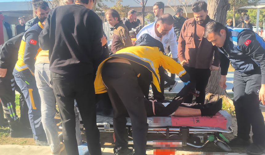 Yaşlı Adamı "Neden Selam Almıyorsun" Diyerek Bacağından Bıçakladılar