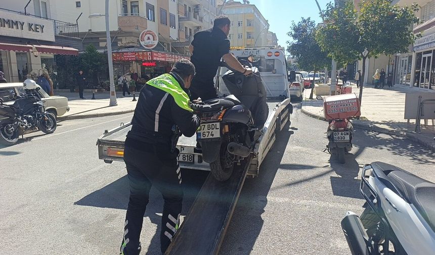 Motosiklet Sürücüsü Plakasını Kağıtla Kapattı: 140 Bin TL Ceza Yedi