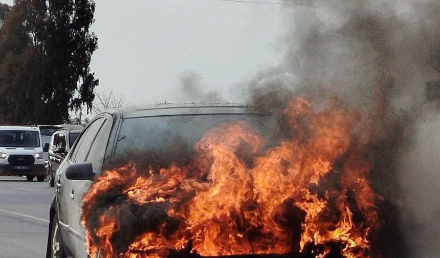 Bir Hafta Önce Satın Aldığı Araç Alev Alev Yandı