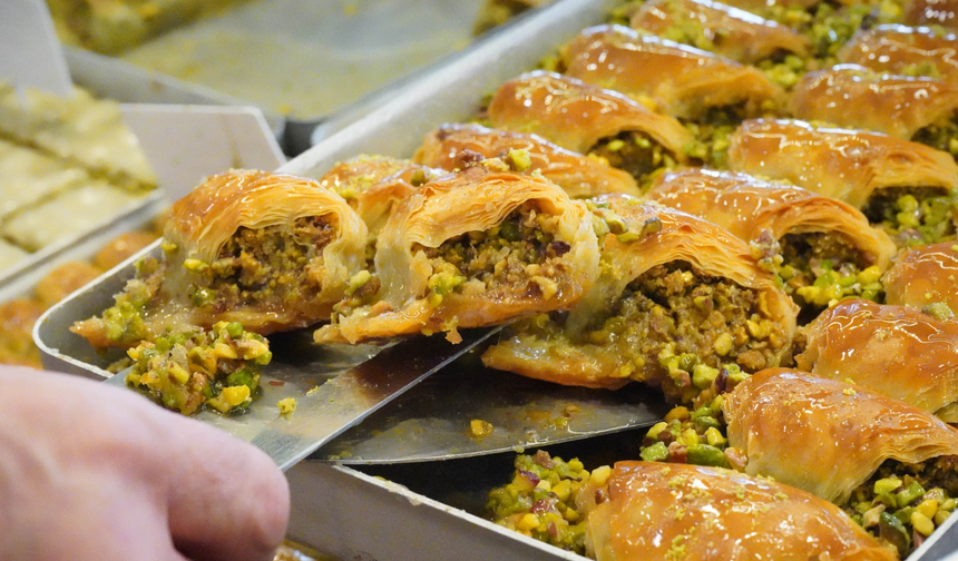 Antep Fıstıklı Baklavada 'Bezelye' Hilesi