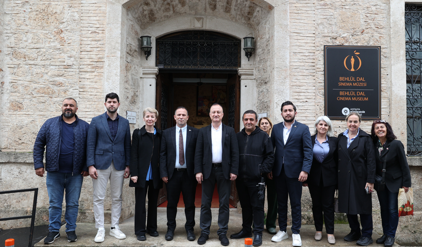 'Zamanın İzinde Sergisi' Sanatseverlerle Buluştu