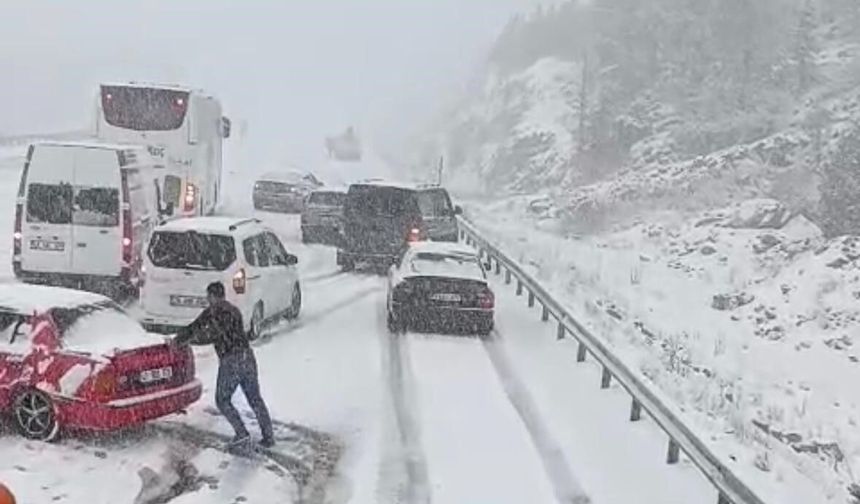 Alacabel'de Nisan Ayında Kar Sürprizi