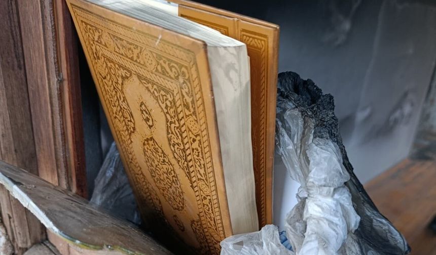 Alevlerin küle çevirdiği evde Kur'an-ı Kerim zarar görmedi