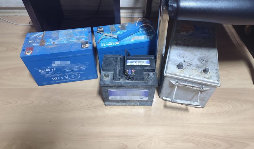 Aynı gün 6 araçtan akü çalan şüpheliler yakalandı