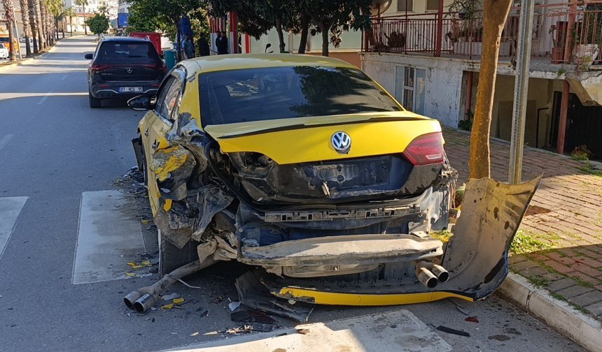 Park Halindeki Araçları Hurdaya Çevirdi