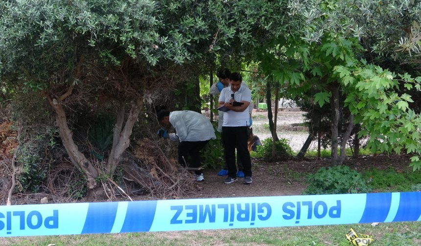 Antalya'da Bir Kişi Ağaçlık Alanda Ölü Bulundu