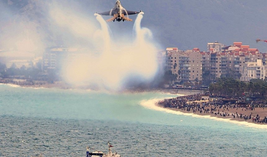 SOLOTÜRK Antalya'da Nefes Kesti