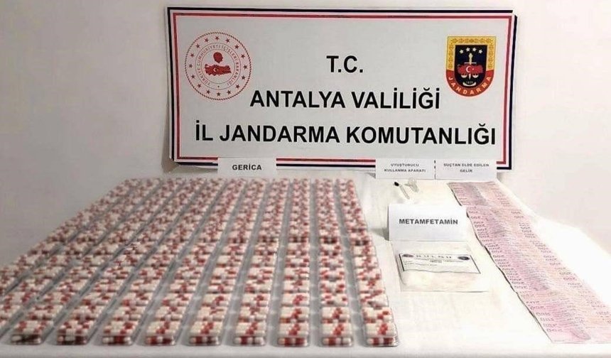 Antalya’da Araç Aramasında U**şturucu Madde Ele Geçirildi