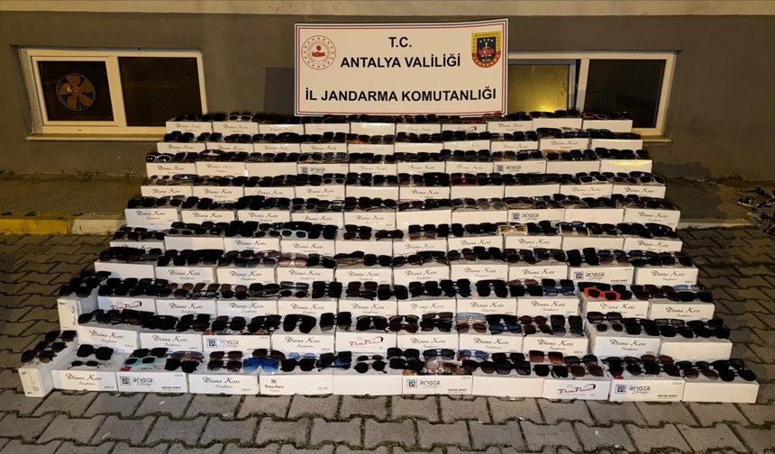 Antalya’da 10 Milyonluk Kaçak Ürün Yakalandı