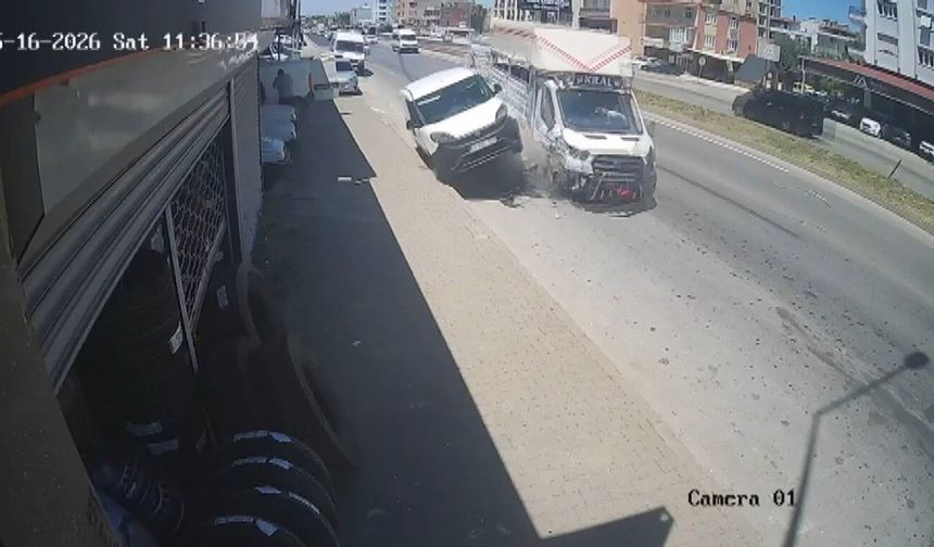 Kamyonetin Lastiği Patladı, Muhtemel Facia Kılpayı Önlendi
