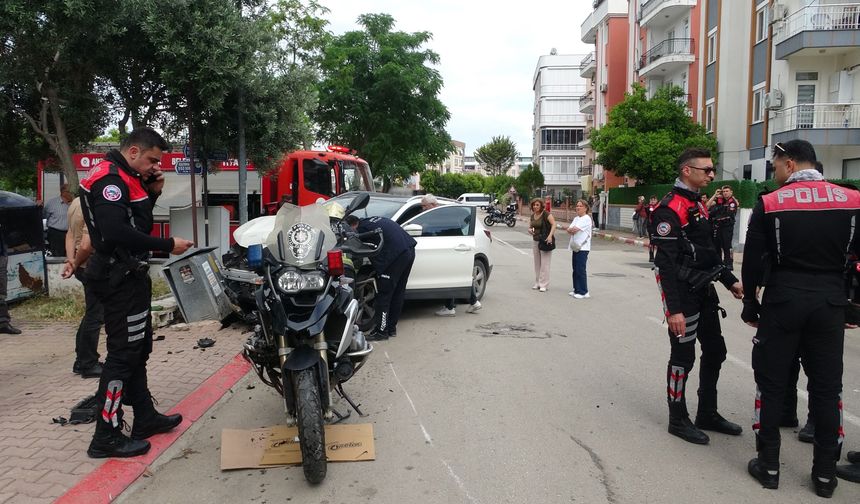 Antalya’da 2 Polisin Yaralandığı Kaza