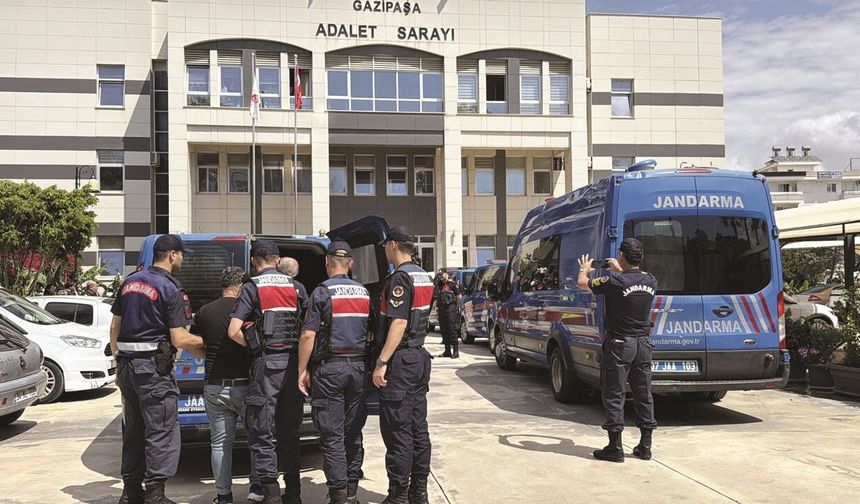 Antalya'da Usulsüz Reçete Operasyonunda 4 Tutuklama