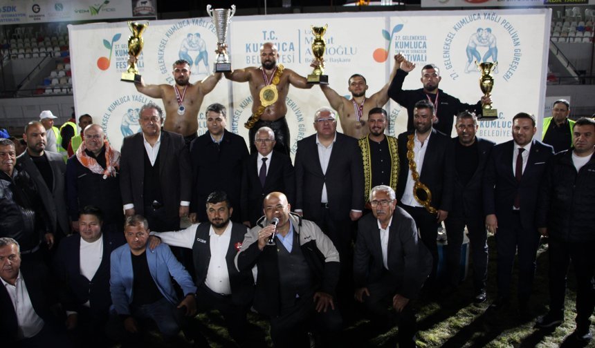 Kumluca'daki Yağlı Pehlivan Güreşleri'nde Başpehlivan Orhan Okulu