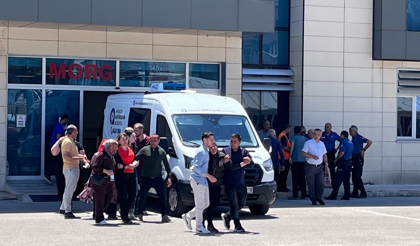 Evinde Ölü Bulunan 7 Aylık Hamile Hemşireye Gözyaşlarıyla Veda