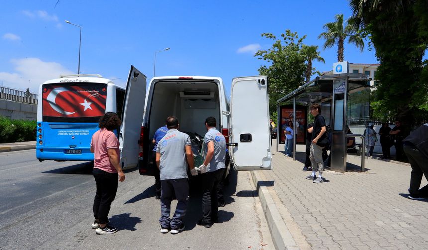 Otobüs Durağındaki Bankta Ölü Bulundu