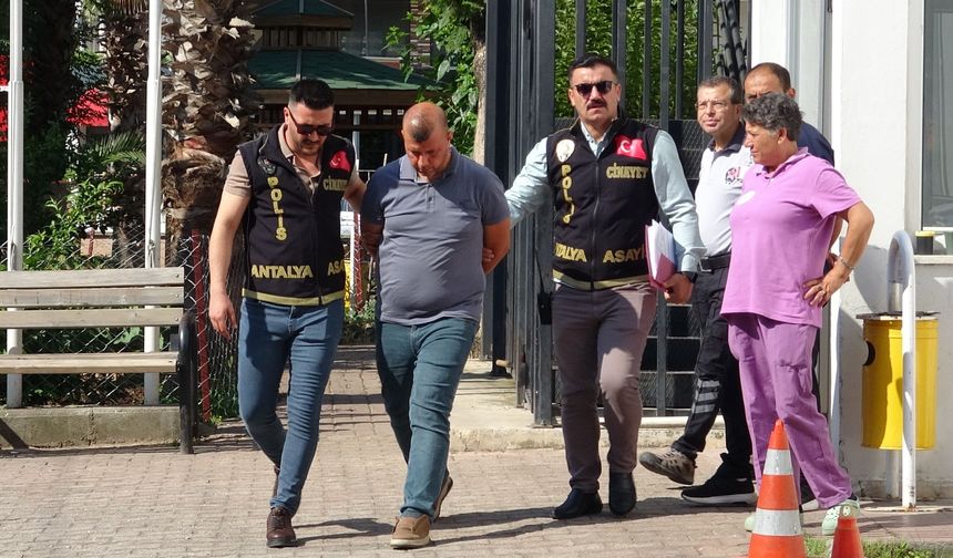 Eşi ve Kayınpederini Öldüren Zanlı Adliyeye Sevk Edildi