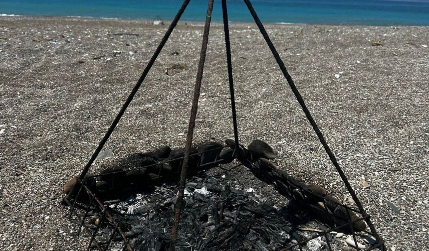 Caretta Caretta yuvasının üzerinde mangal ateşi yaktılar