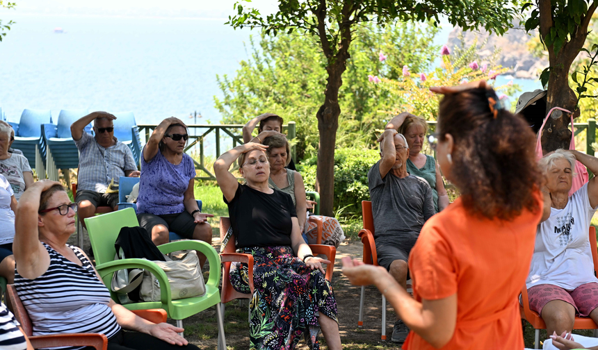 Muratpaşa'dan Parkinson Hastalarına Hareket Desteği