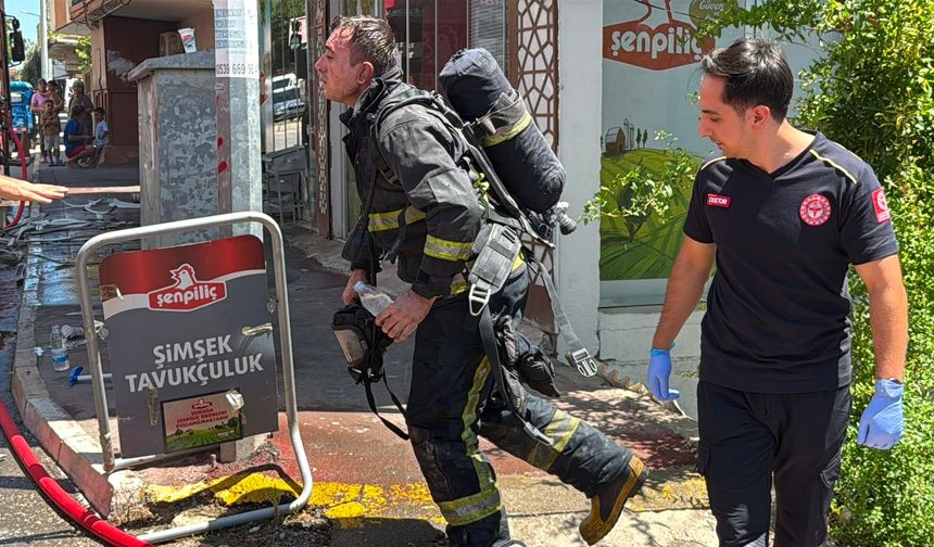 Yangına müdahale eden itfaiye eri dumandan etkilendi