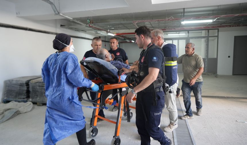İnşaatın bodrum katında boya kokusundan bayıldılar