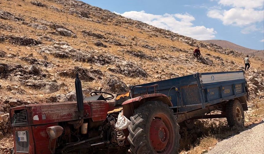 Traktör sürücüsü yaşlı adam kazada hayatını kaybetti