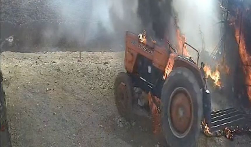 Traktör kısa devre yaptı, alevler saman ve hayvanlara sıçradı