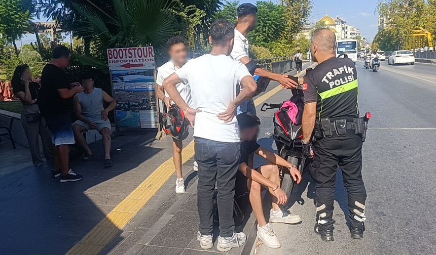 Yayaya çarpmamak için fren yaptı, motosiklet devrildi