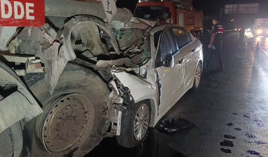 Tankere arkadan çarpan otomobildeki sürücü hayatını kaybetti