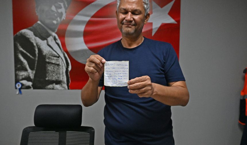 3,5 yıl sonra gelen vefa: Annesinin cenazesini taşıyan ekiplere teşekkür