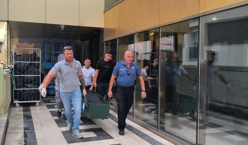 Rus uyruklu turist konakladığı otelin koridorunda ölü bulundu