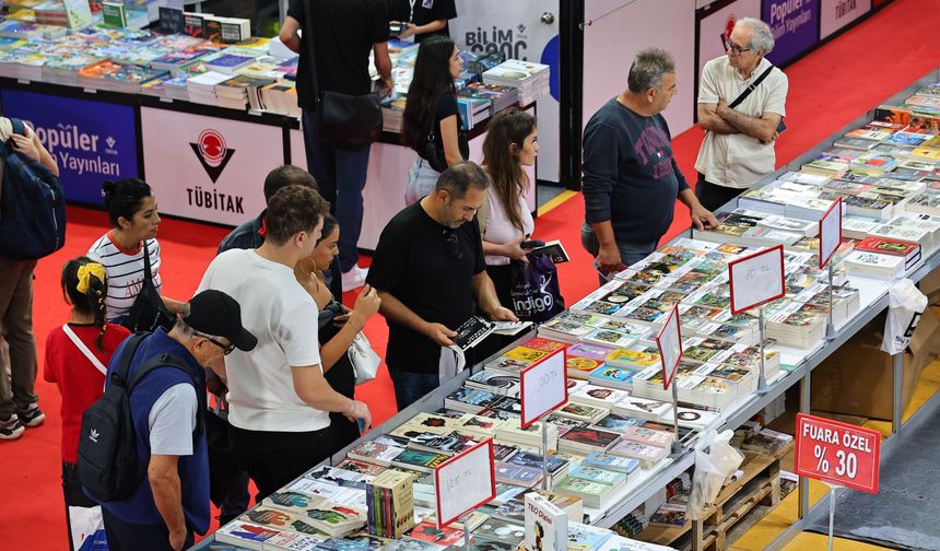 16. Antalya Kitap Fuarı kapılarını açtı