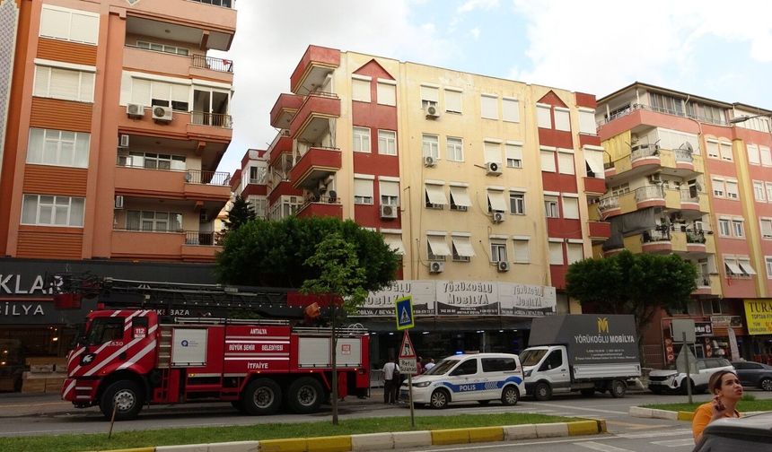 Uyuyakalan genç ekipleri alarma geçirdi