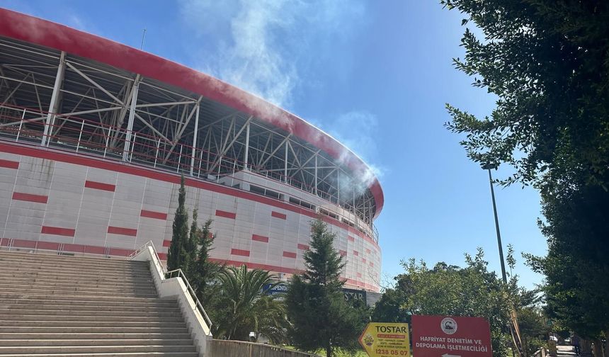 Antalya Stadyumu’nda duman paniği