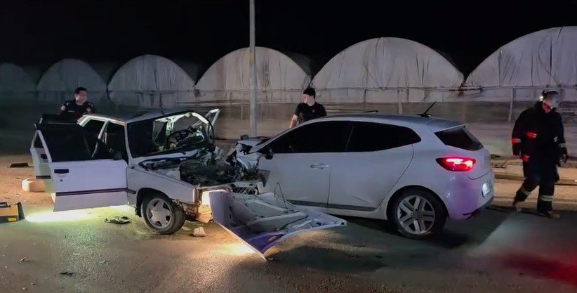 Antalya’da Kafa Kafaya Çarpışma: 1 Ölü