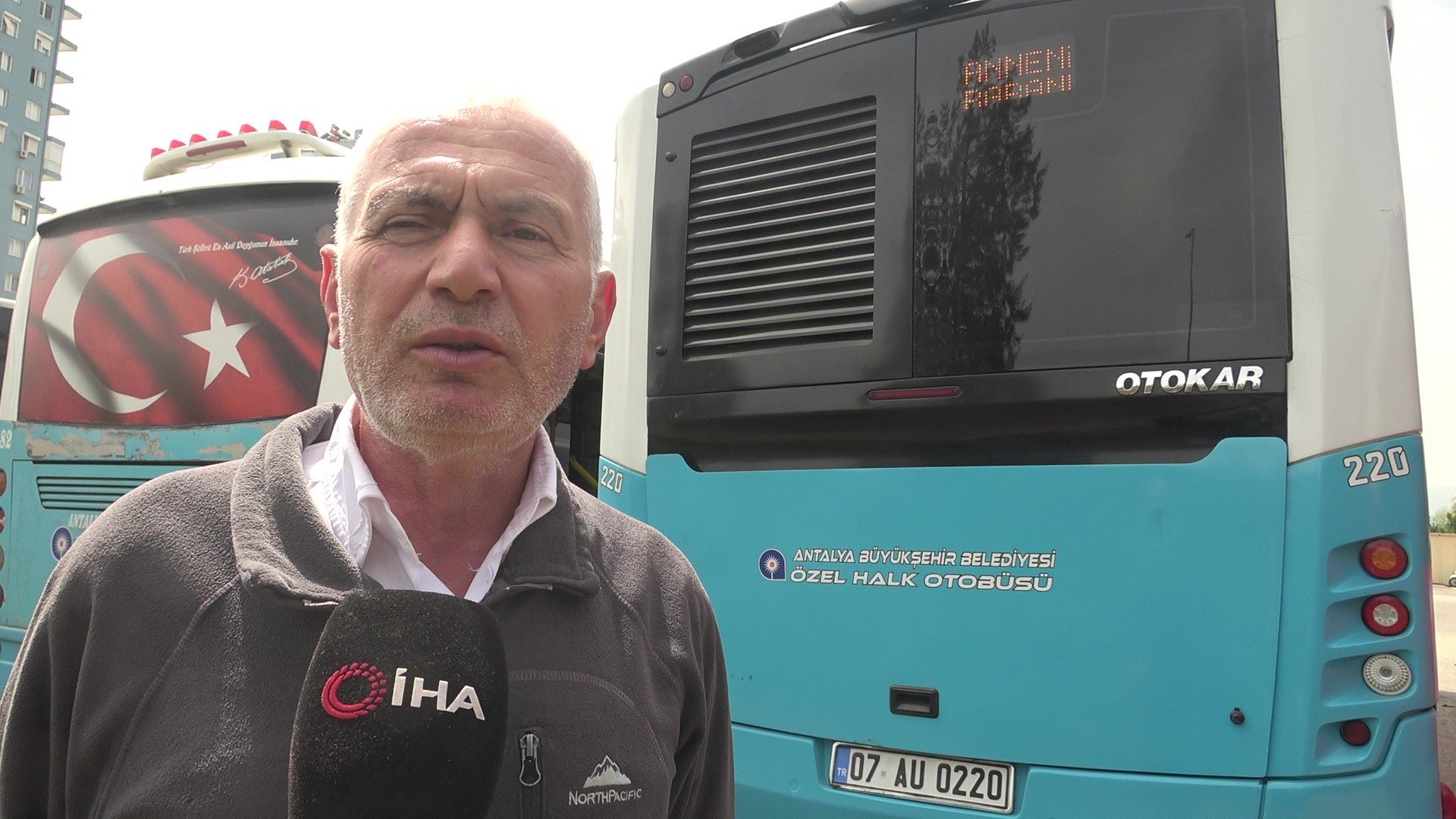 Otobüs Şoföründen Patenci Çocuklara LED’li Uyarı