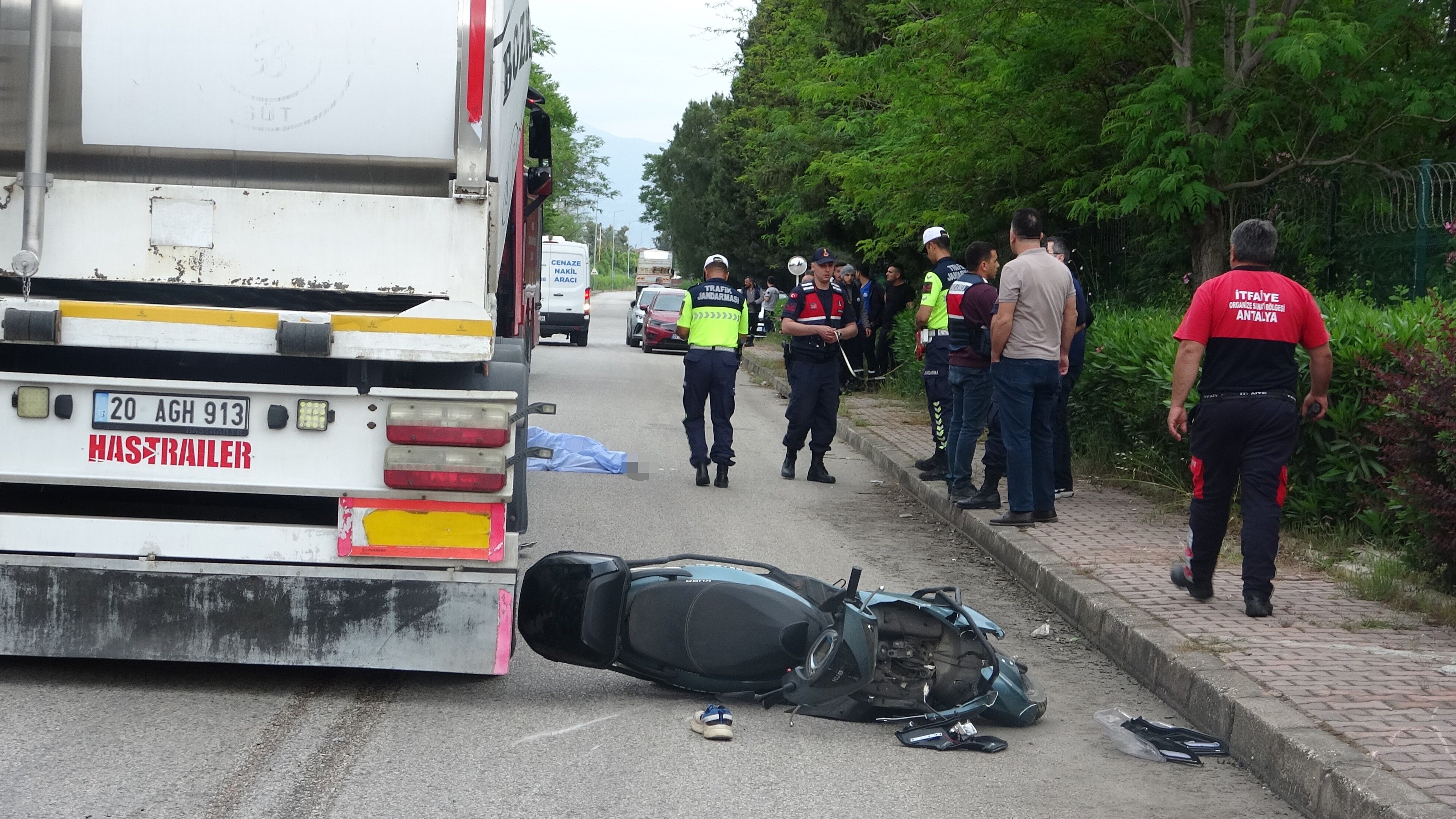 TIR'ın Çarptığı Motosiklet Sürücüsü Öldü
