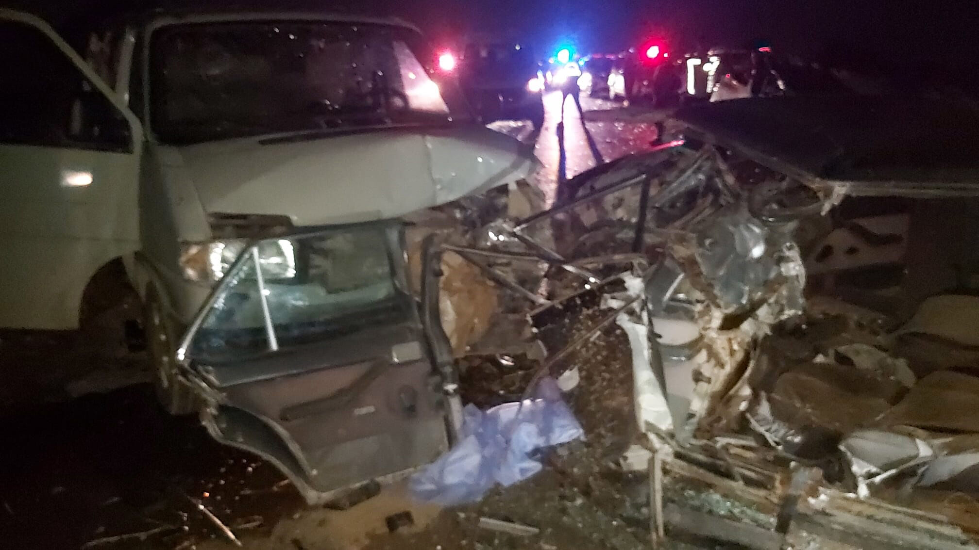 Araçlar kafa kafaya çarpıştı: 1 ölü 2 yaralı - Antalya'nın Tek