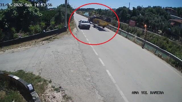Traktörün Altında Kalmaktan Son Anda Kurtuldular