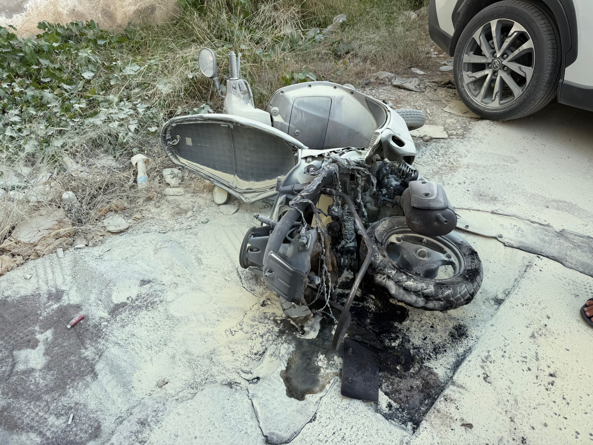 Park ettiği motosiklet alev topuna döndü