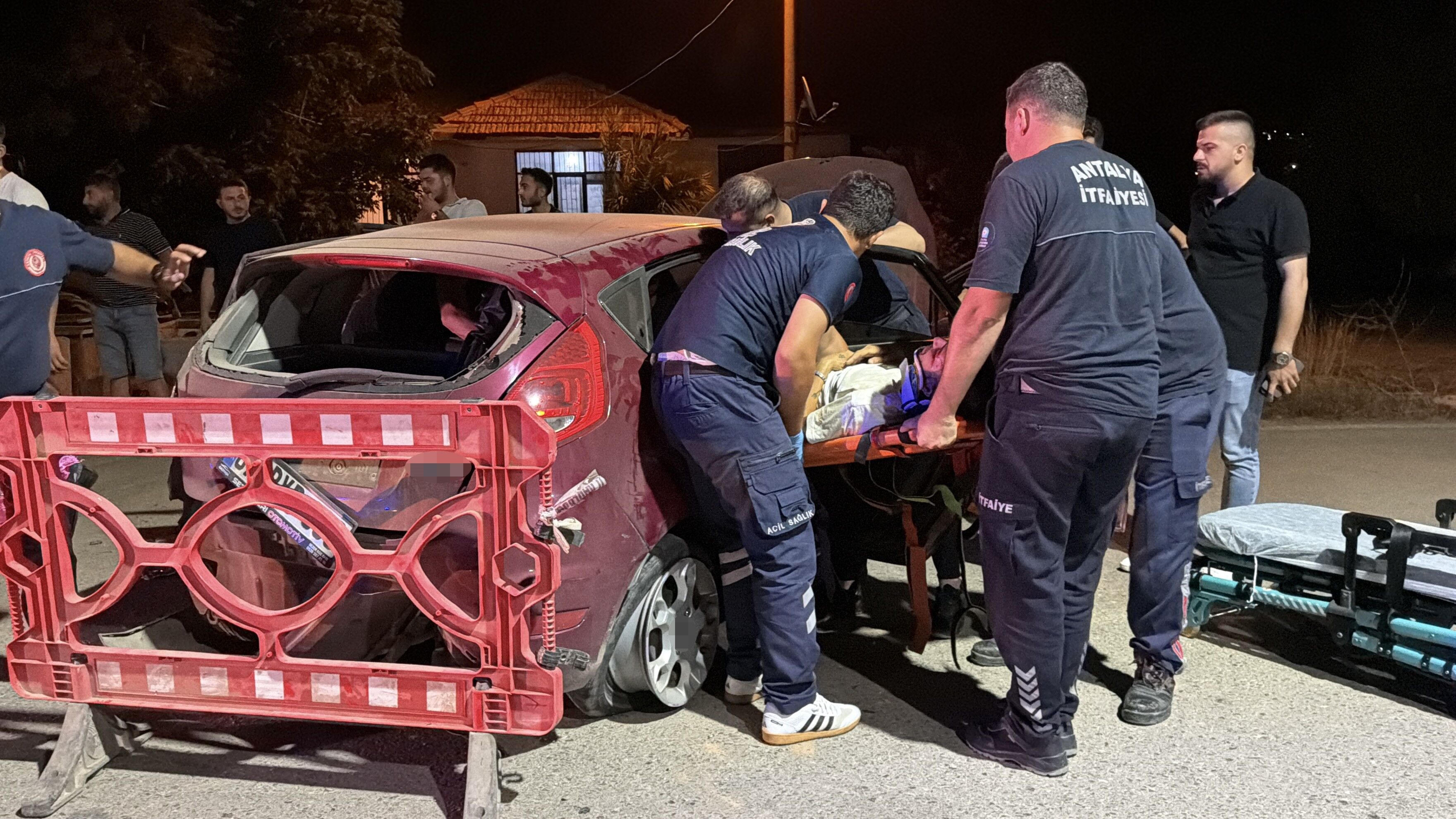 Gazipaşa'da otomobil takla attı
