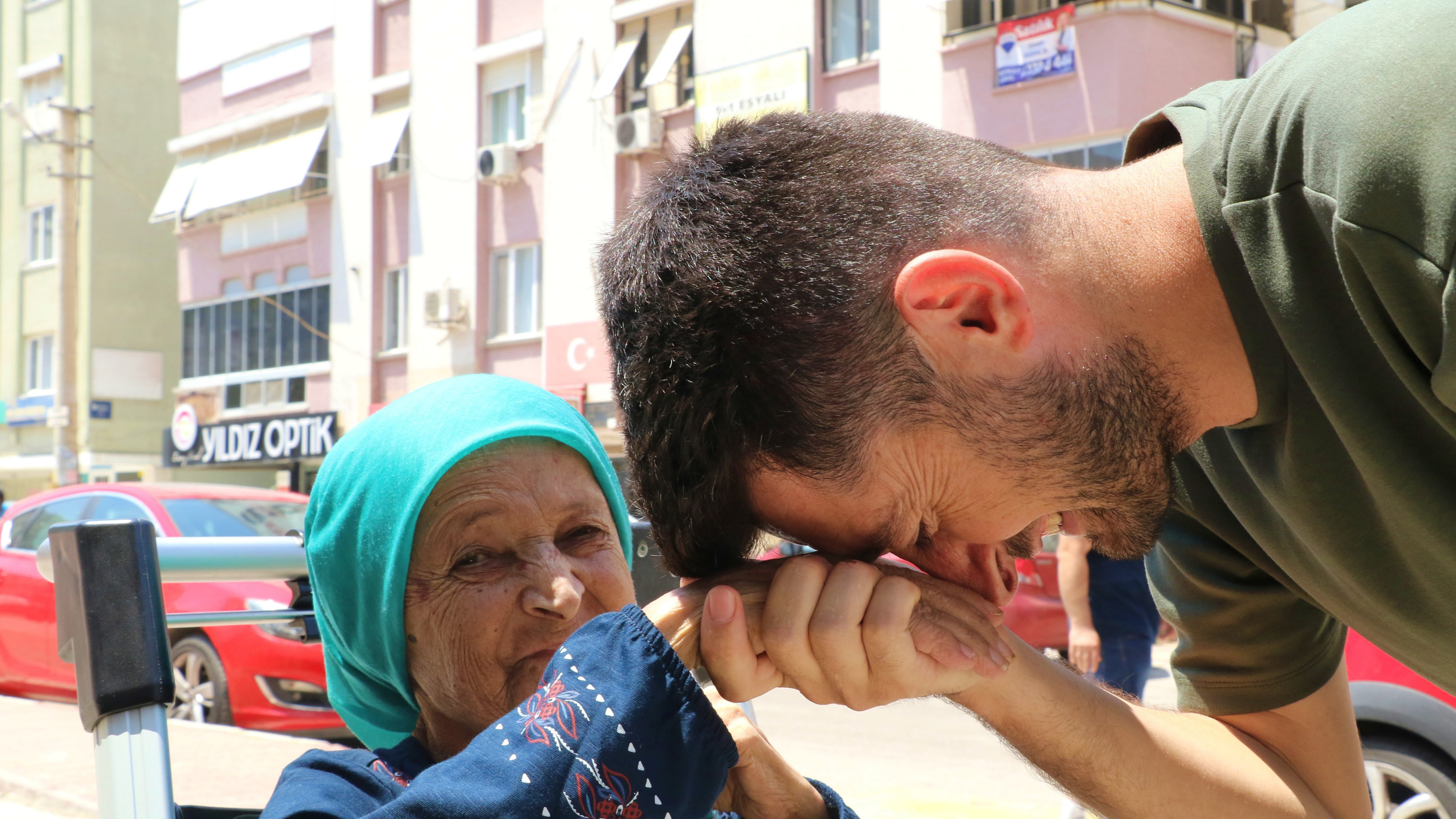 Yıllar önceki bağışı annesinin hayatını kurtardı
