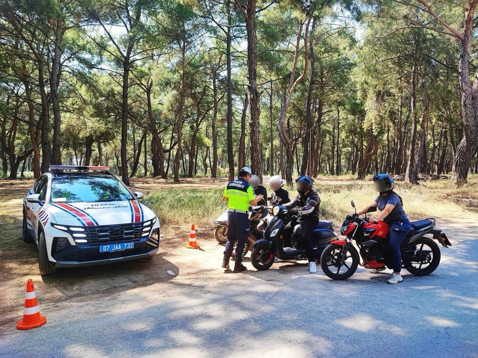 Motosiklet denetimlerinde 5 bin 392 sürücü kontrol edildi